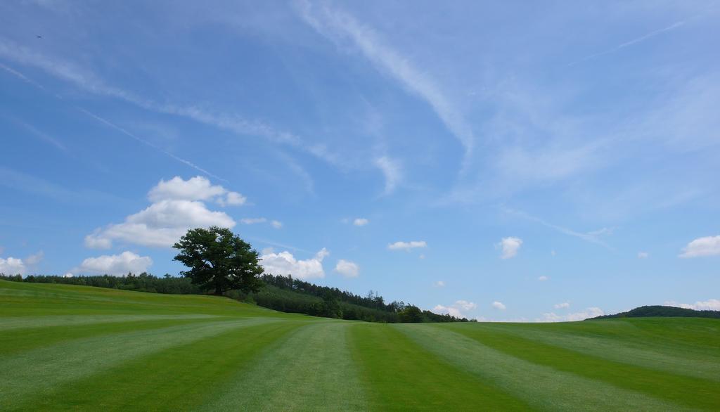 Hotel Beroun Golf Club エクステリア 写真