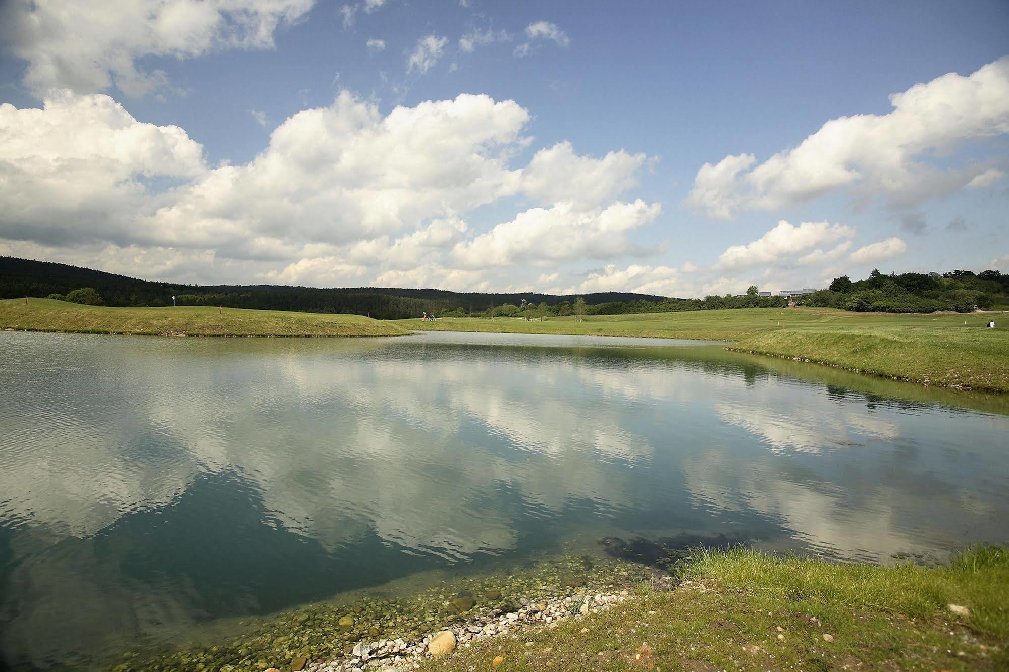 Hotel Beroun Golf Club エクステリア 写真